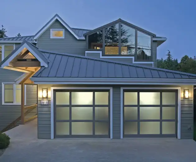 Raynor StyleView™ Aluminum Garage Doors