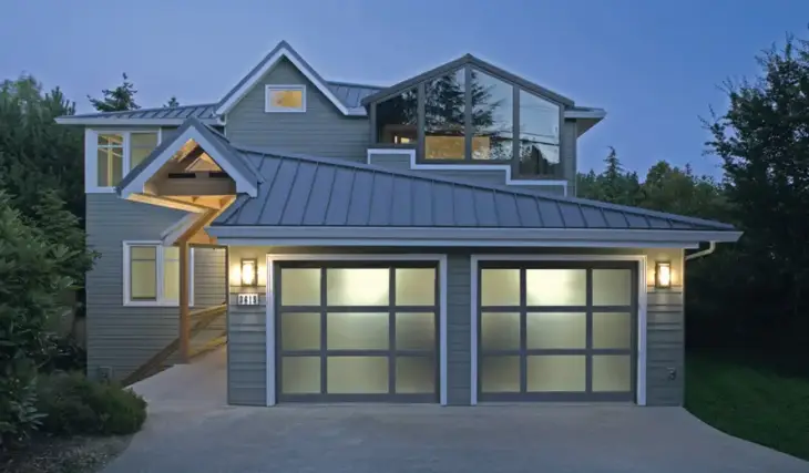 Raynor StyleView™ Aluminum Garage Doors